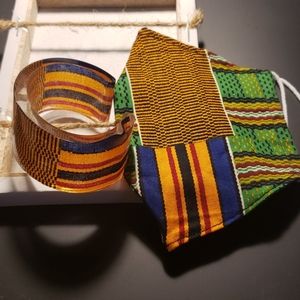 Face mask and cuff bracelet set